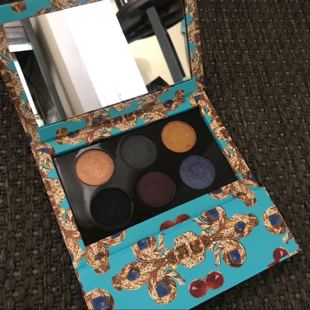 SOLD - Pat McGrath Dark Star palette